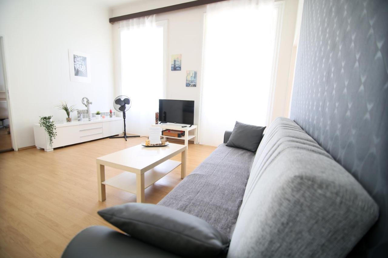 Beautiful Ujezd Apartment Prag