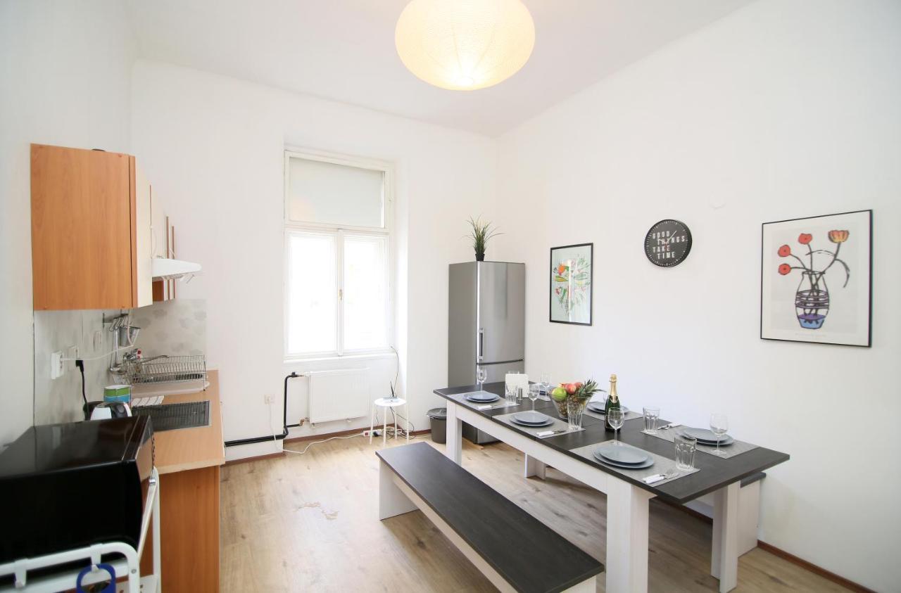 Beautiful Ujezd Apartment