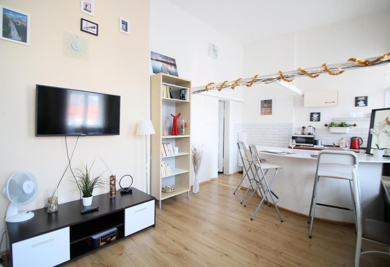 Apartment Beautiful Ujezd Prag